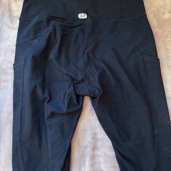 Abercrombie & Fitch A&F Leggings with Side Pockets - Picture 5 of 5